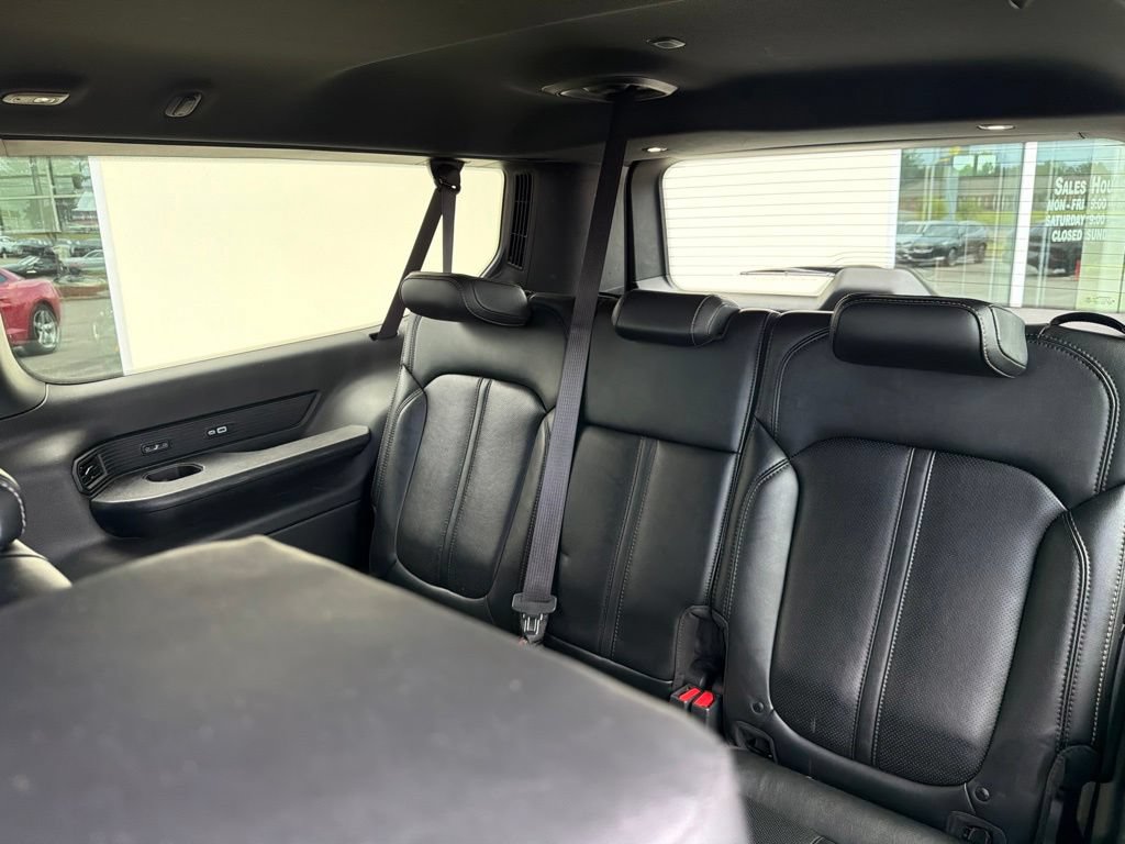 Used 2024 Jeep Wagoneer L Series II RWD image 28