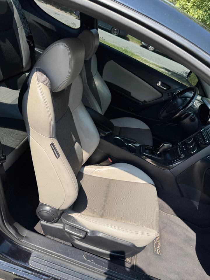 Used 2014 Hyundai Genesis 2.0T RWD image 16