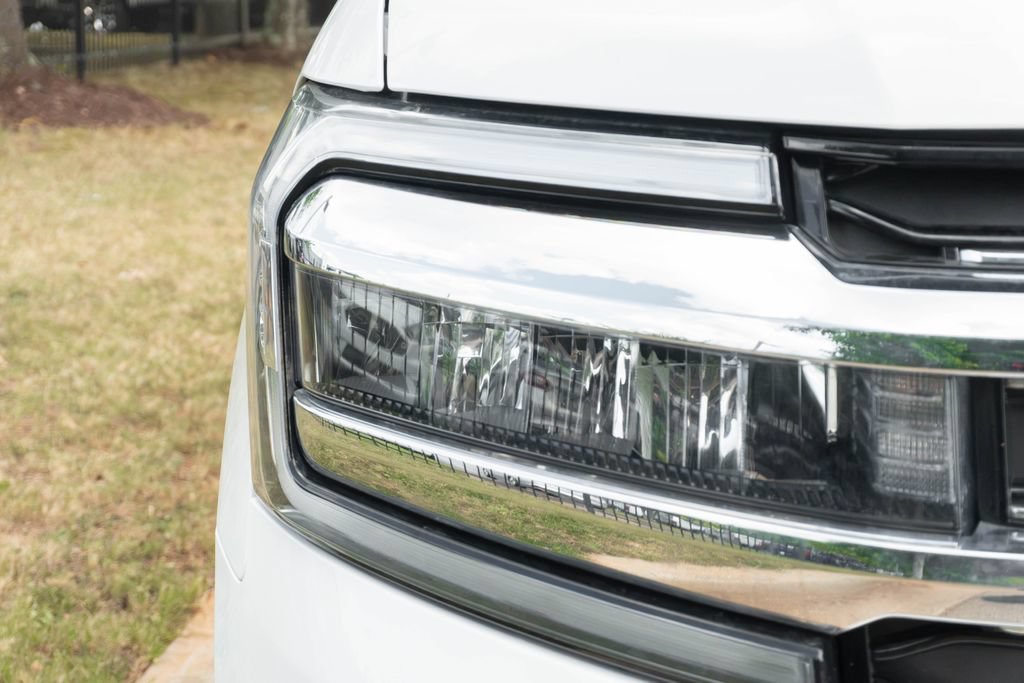 Used 2024 Ford Expedition Max Limited AWD/4WD image 5