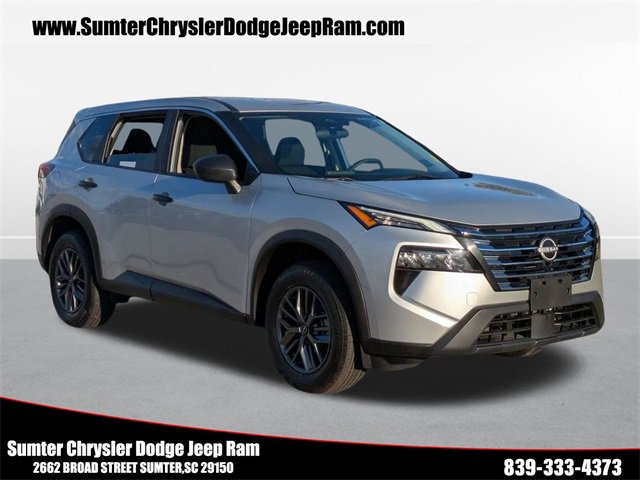 Used 2024 Nissan Rogue S image 1