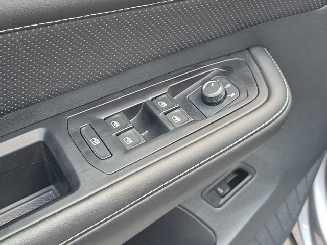 Used 2025 Volkswagen Atlas SE FWD image 13