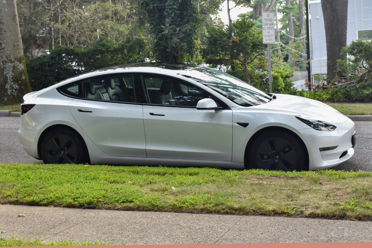 Used 2023 Tesla Model 3 Standard Range RWD image 11