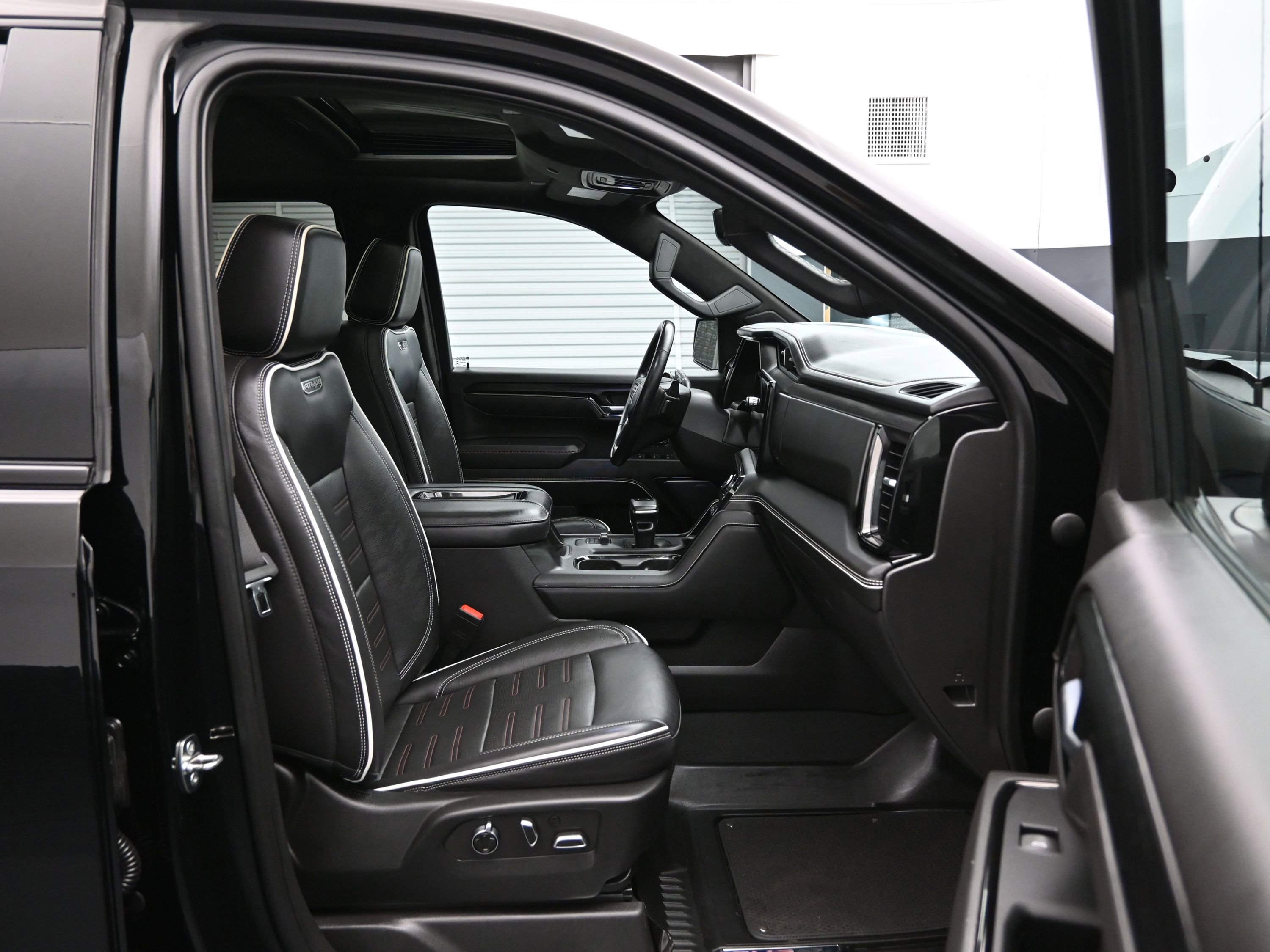 Used 2022 GMC Sierra 1500 AT4X image 12