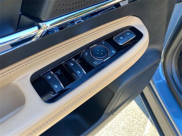 Certified 2023 Lincoln Corsair Reserve w/ Equipment Group 201A image 13