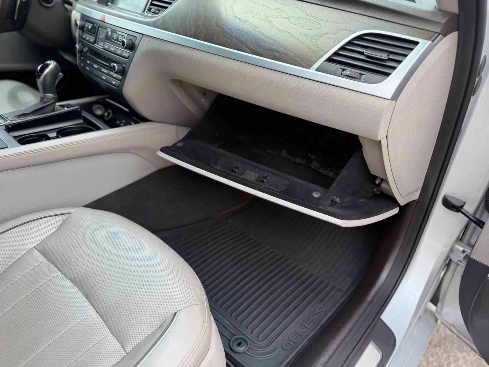 Used 2015 Hyundai Genesis 5.0 image 12
