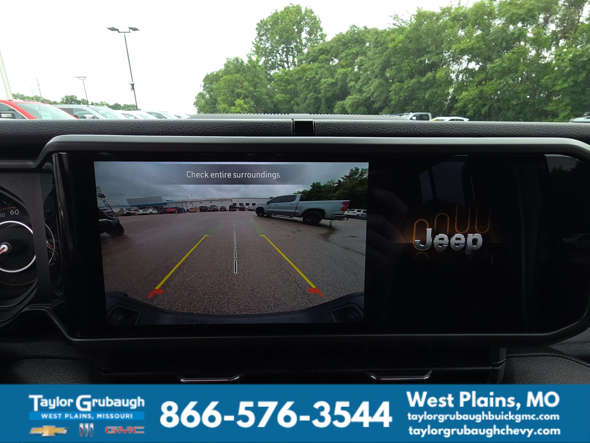 Used 2025 Jeep Gladiator Sport AWD/4WD image 23