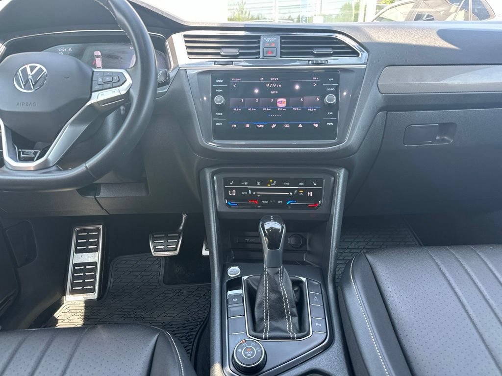 Used 2023 Volkswagen Tiguan SE R-Line AWD/4WD image 20