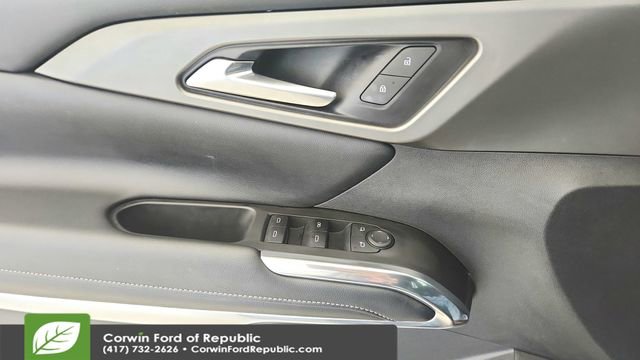 Used 2025 Chevrolet Traverse LT w/ Midnight/Sport Edition image 20