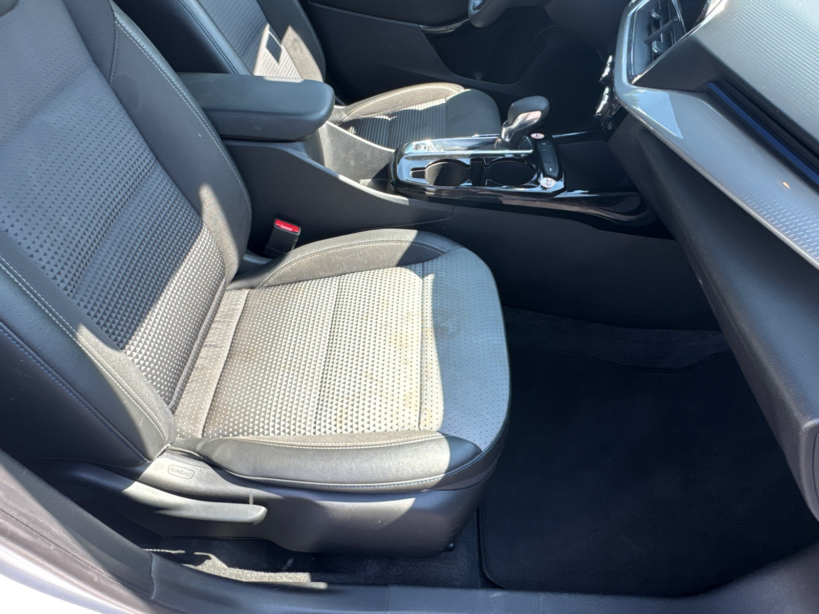Used 2025 Chevrolet Trax LT FWD image 11
