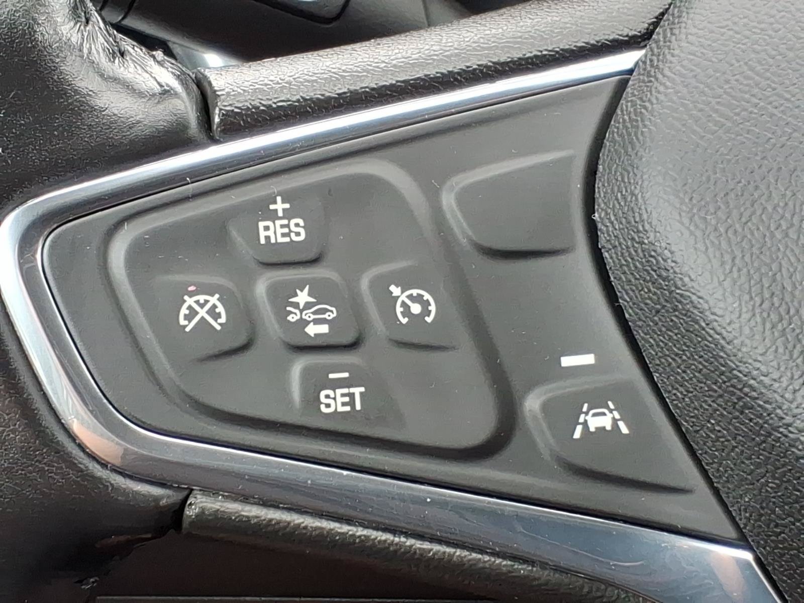 Used 2020 Chevrolet Equinox LT w/ Driver Convenience Package AWD/4WD image 26