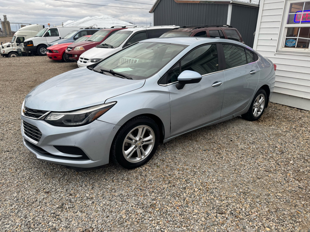 Used 2018 Chevrolet Cruze LT w/ Convenience Package image 1