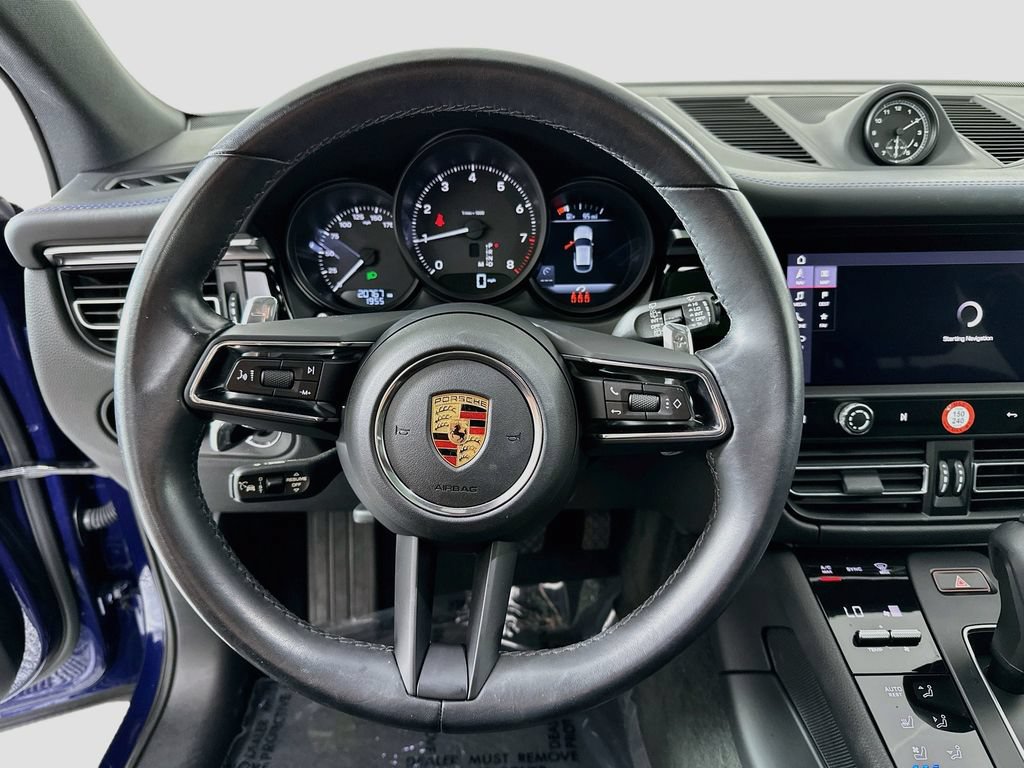 Certified 2024 Porsche Macan AWD/4WD image 12