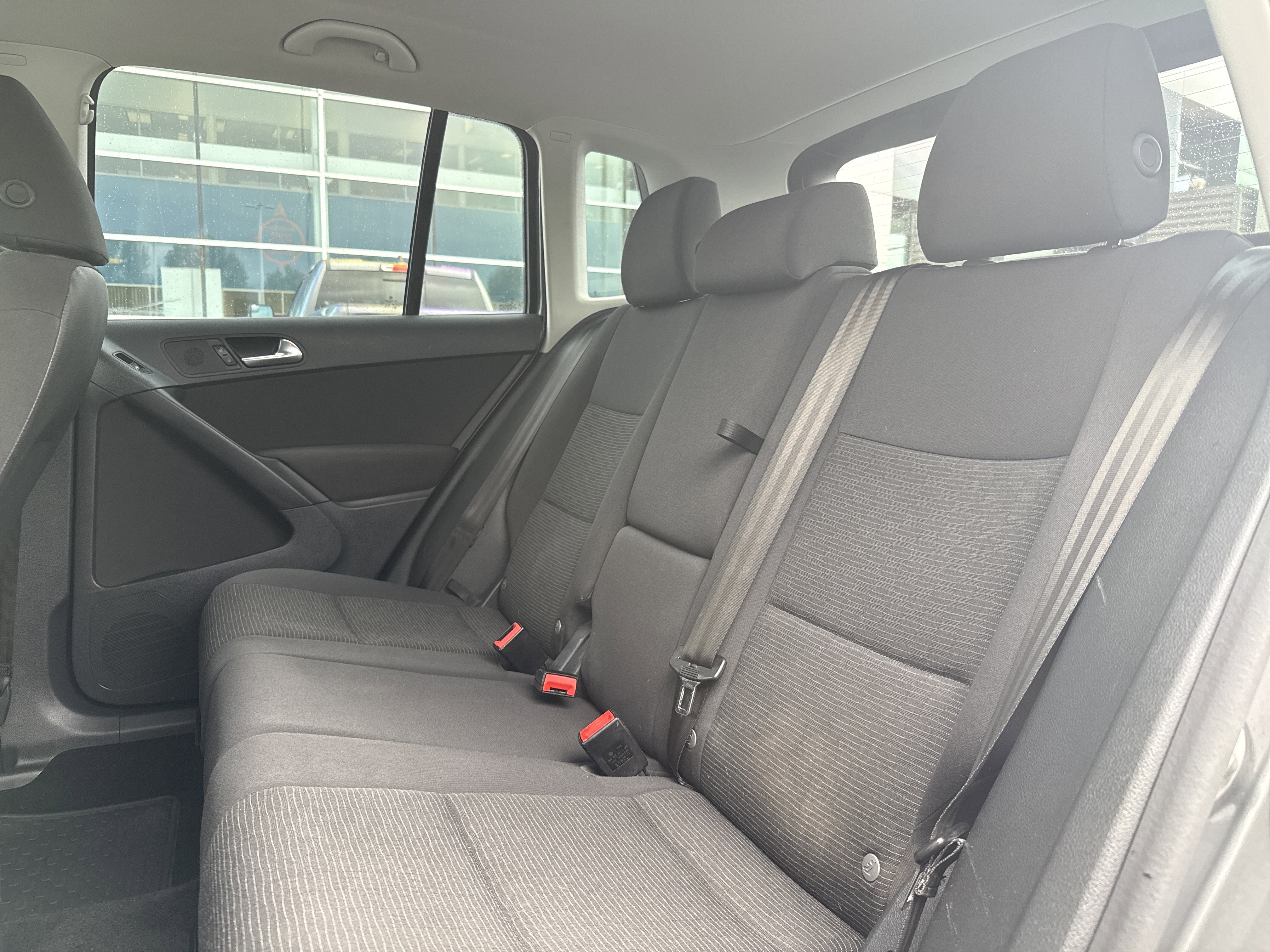 Used 2018 Volkswagen Tiguan Limited w/ Premium Package image 23