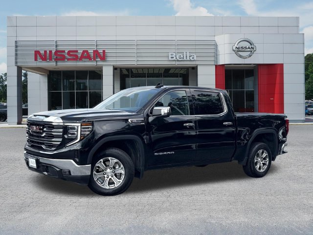 Used 2025 GMC Sierra 1500 SLT RWD image 1