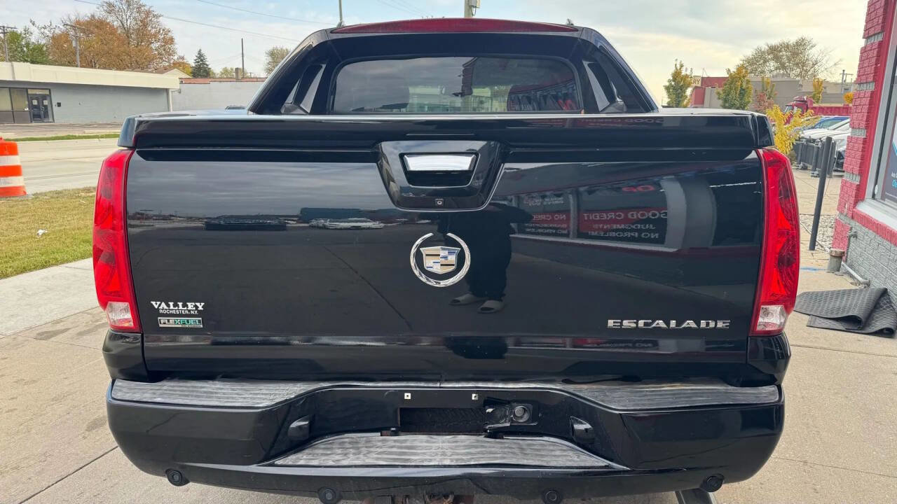 Used 2012 Cadillac Escalade EXT Luxury image 7