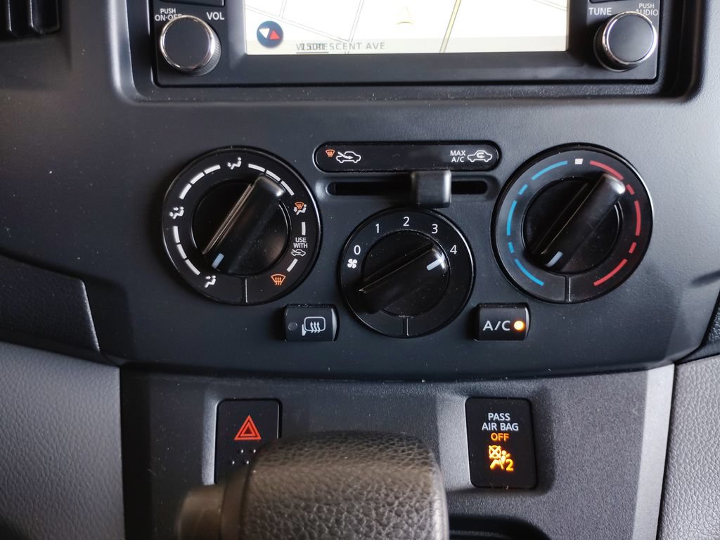 Used 2017 Nissan NV200 SV w/ Technology Package FWD image 31