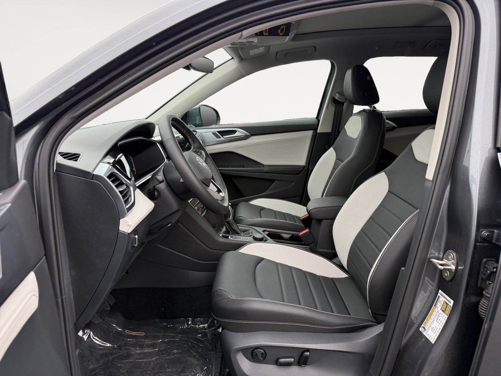 New 2026 Volkswagen Taos SEL AWD/4WD image 10
