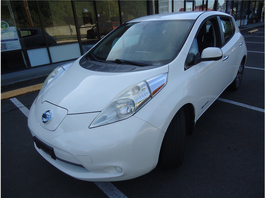 Used 2016 Nissan Leaf SV w/ Premium Package FWD image 1