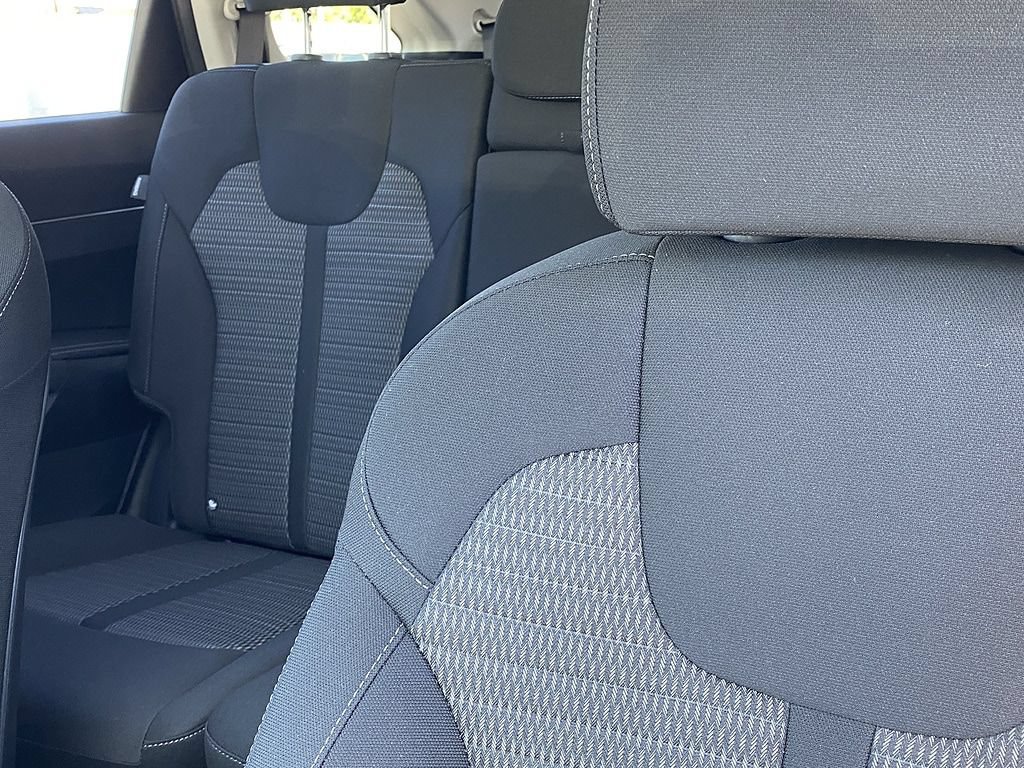 New 2026 Kia Sorento LX FWD image 13