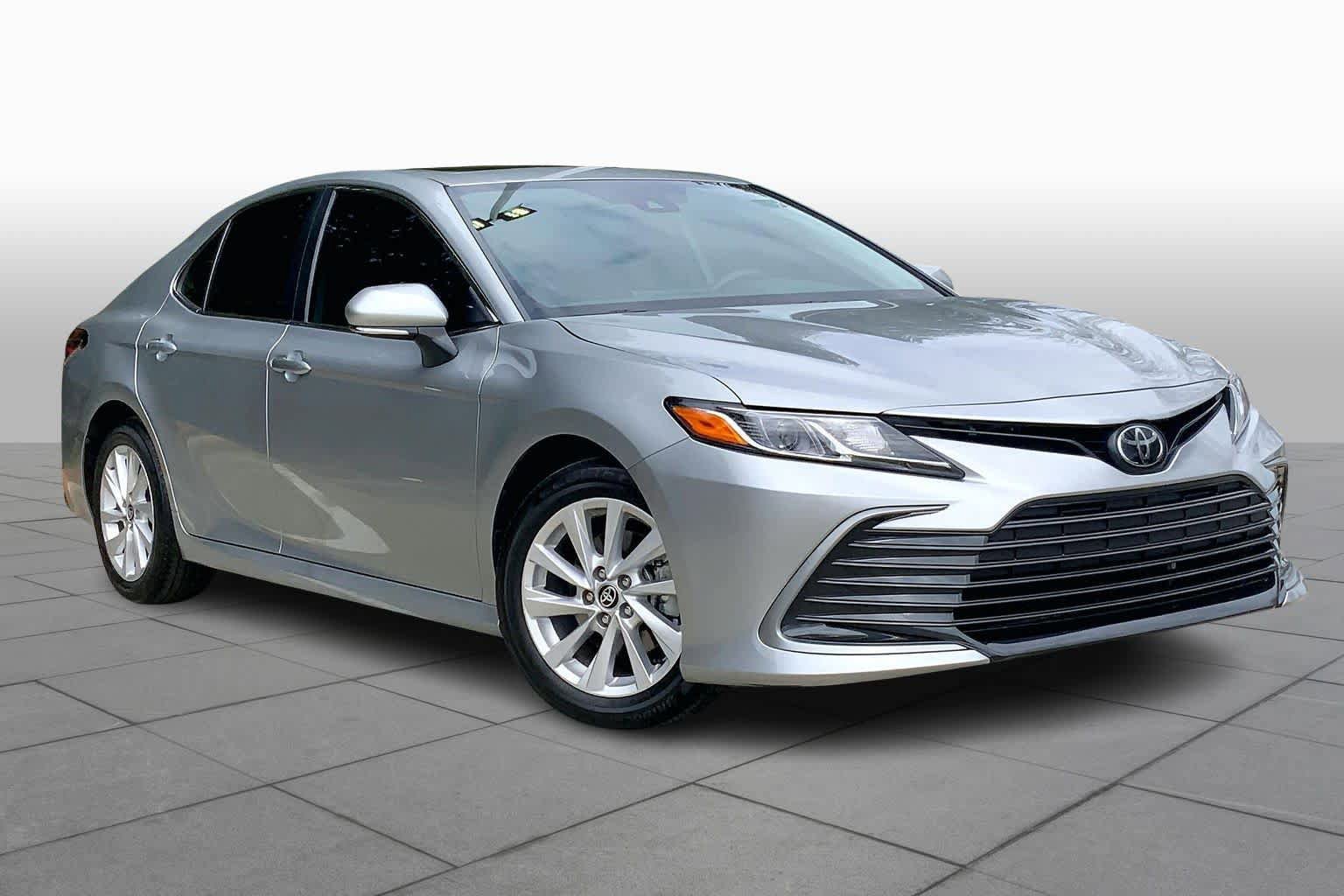 Used 2024 Toyota Camry LE w/ Convenience Package image 3