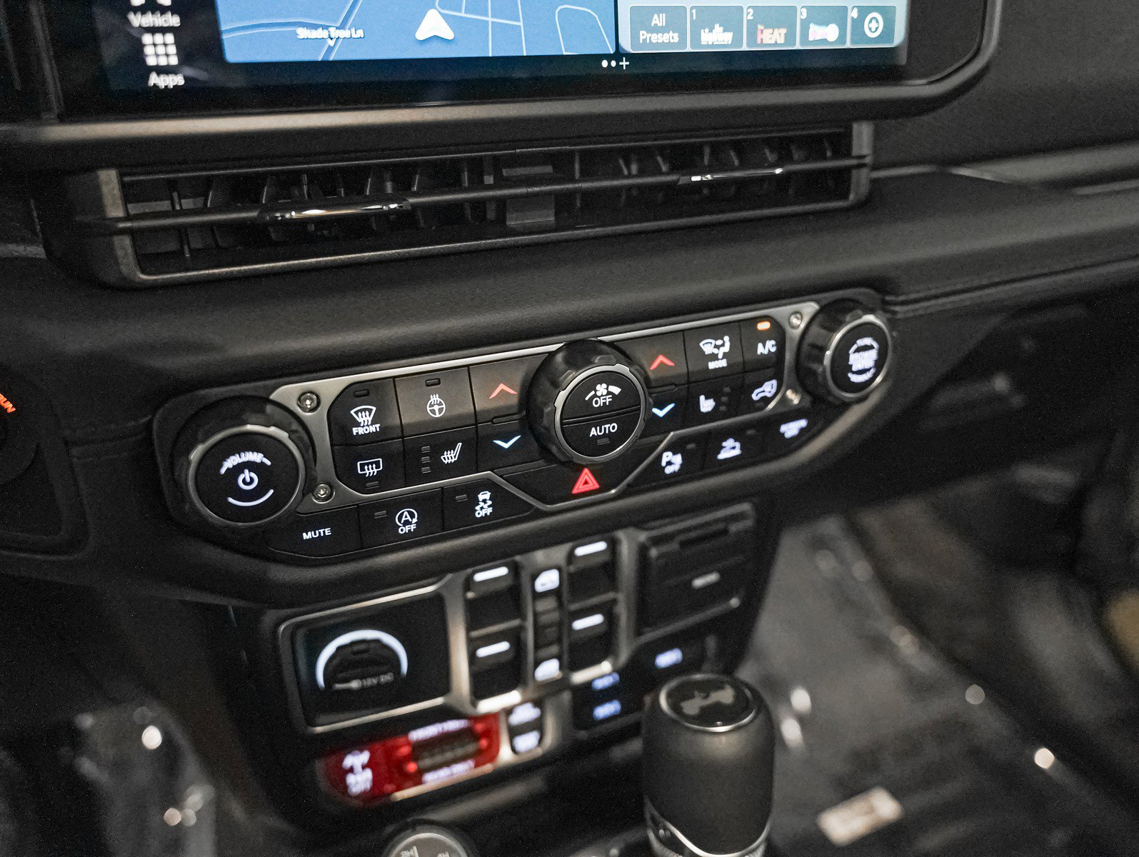 Used 2025 Jeep Wrangler Unlimited Rubicon image 17