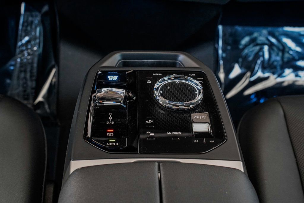 Used 2025 BMW iX xDrive50 w/ Premium Package image 16