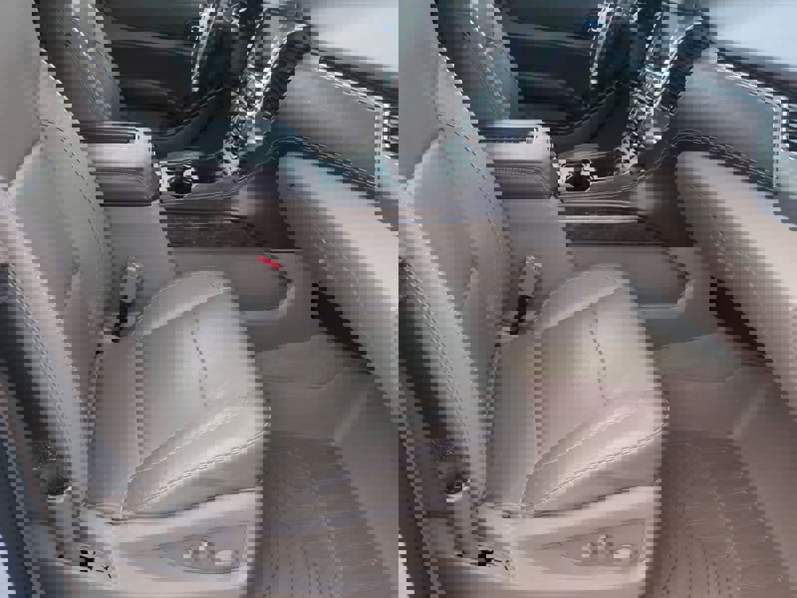 Used 2017 Chevrolet Suburban LT w/ LT Signature Package image 23