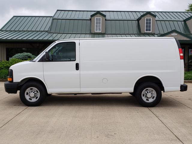 Used 2015 Chevrolet Express 2500 image 2