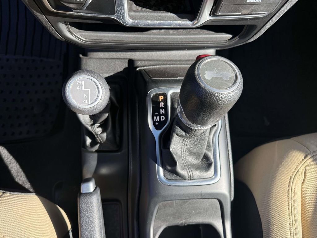 Used 2021 Jeep Wrangler Sport image 19