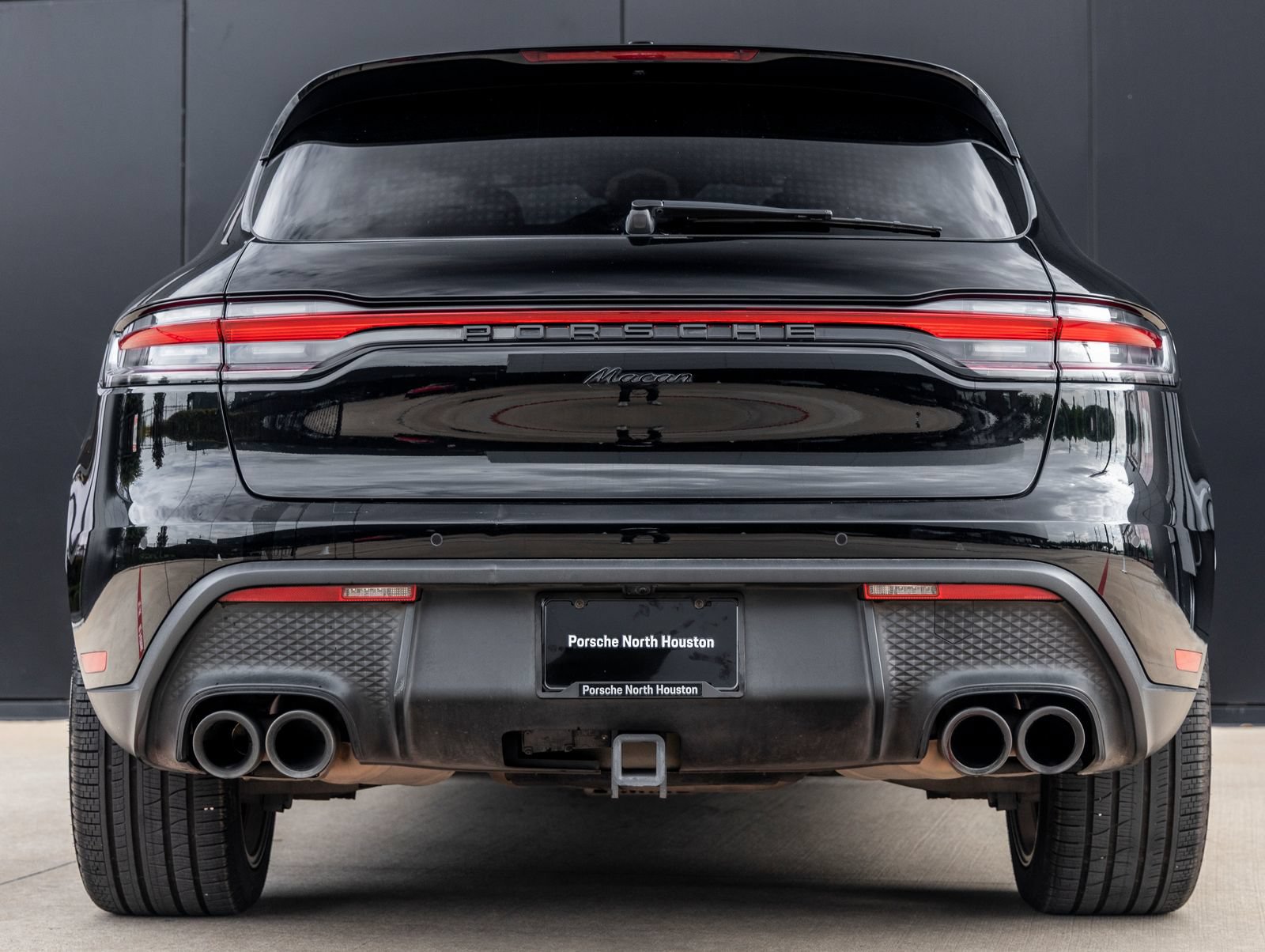 Certified 2023 Porsche Macan AWD/4WD image 10