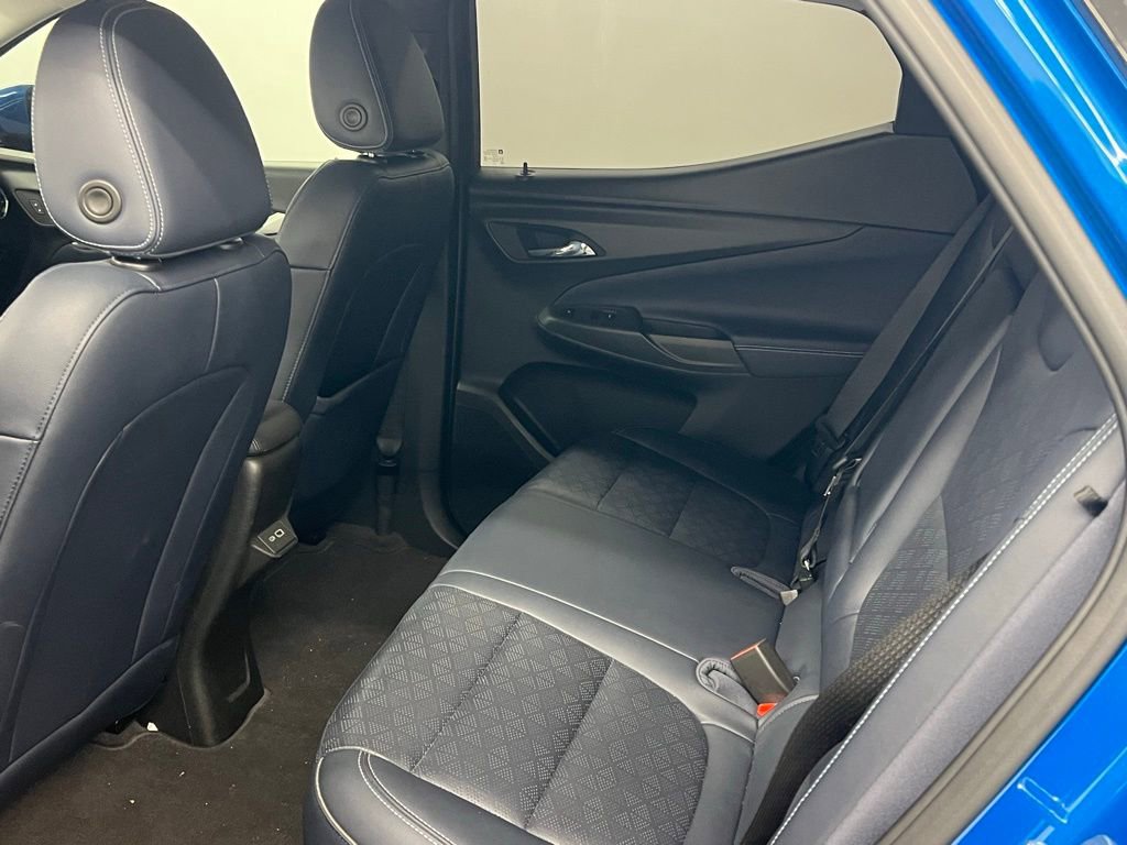 Used 2022 Chevrolet Bolt EUV Premier w/ Sun & Sound Package FWD image 9