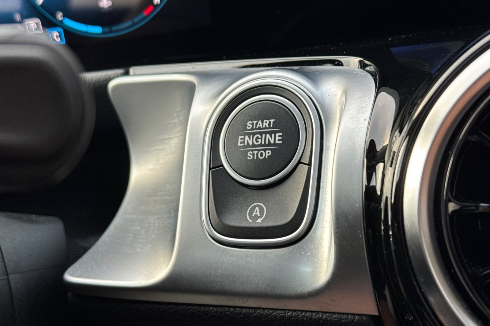 Used 2022 Mercedes-Benz GLB 250 4MATIC image 28
