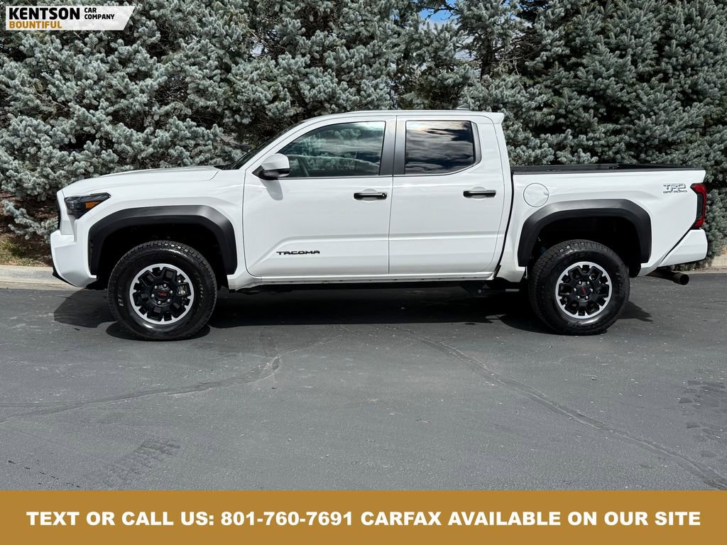 Used 2025 Toyota Tacoma TRD Off-Road image 4