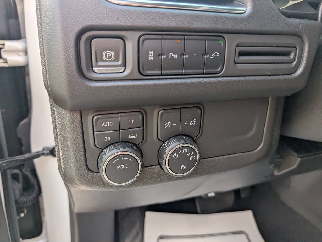 Used 2021 Chevrolet Tahoe RST AWD/4WD image 18