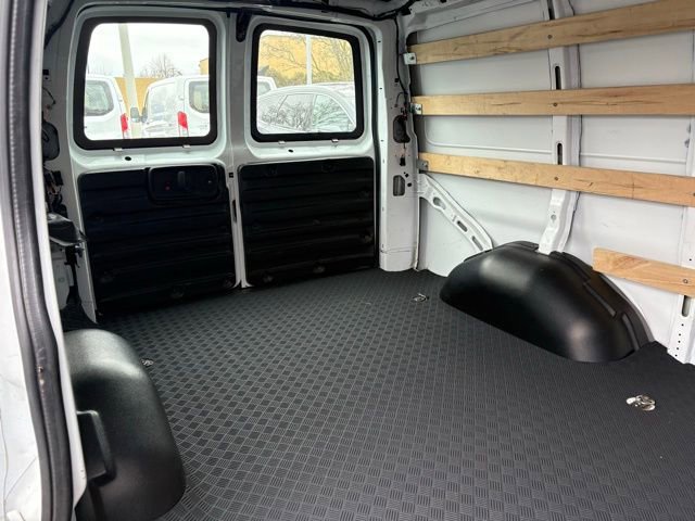 Used 2024 GMC Savana 2500 w/ Driver Convenience Package image 14