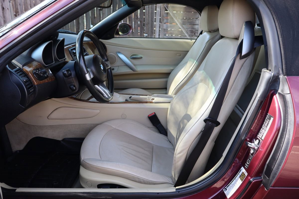 Used 2005 BMW Z4 3.0i image 17