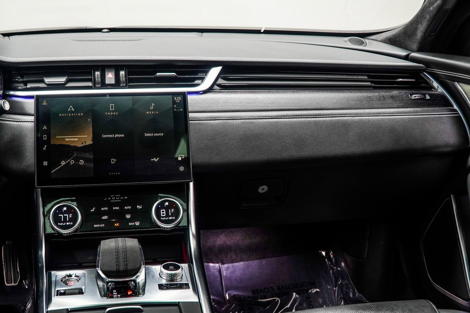 Used 2024 Jaguar XF R-Dynamic SE image 17