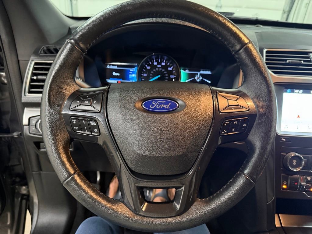 Used 2019 Ford Explorer XLT w/ Equipment Group 202A AWD/4WD image 38