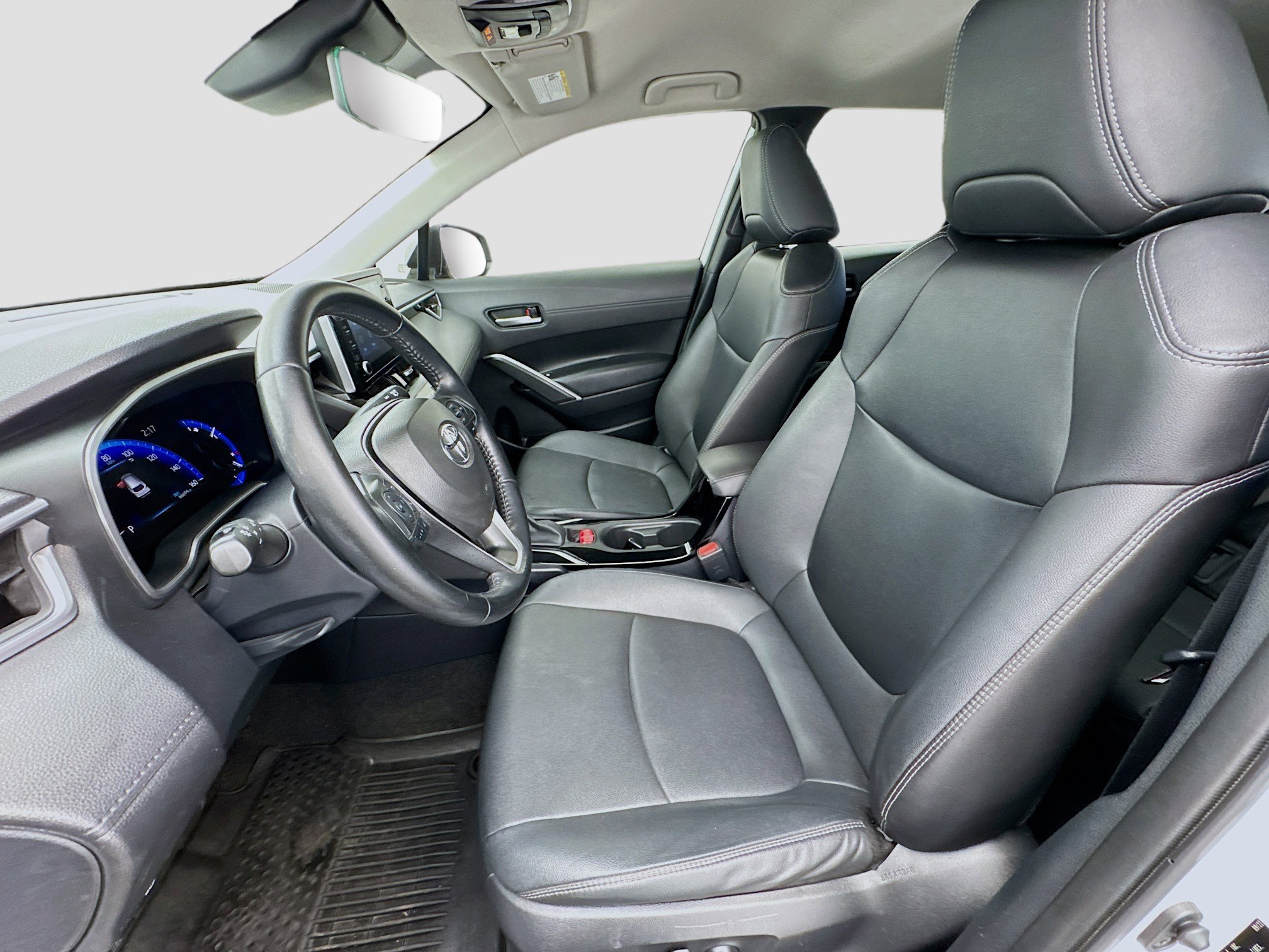 Used 2022 Toyota Corolla Cross XLE w/ Black Badges Package (TMS) FWD image 13
