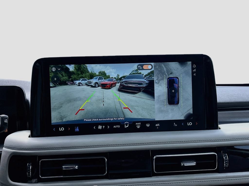 Used 2025 Lincoln Aviator AWD w/ Equipment Group 101A image 14