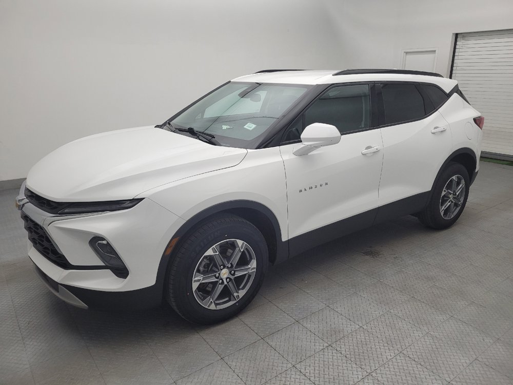 Used 2024 Chevrolet Blazer LT w/ Convenience Package FWD image 2
