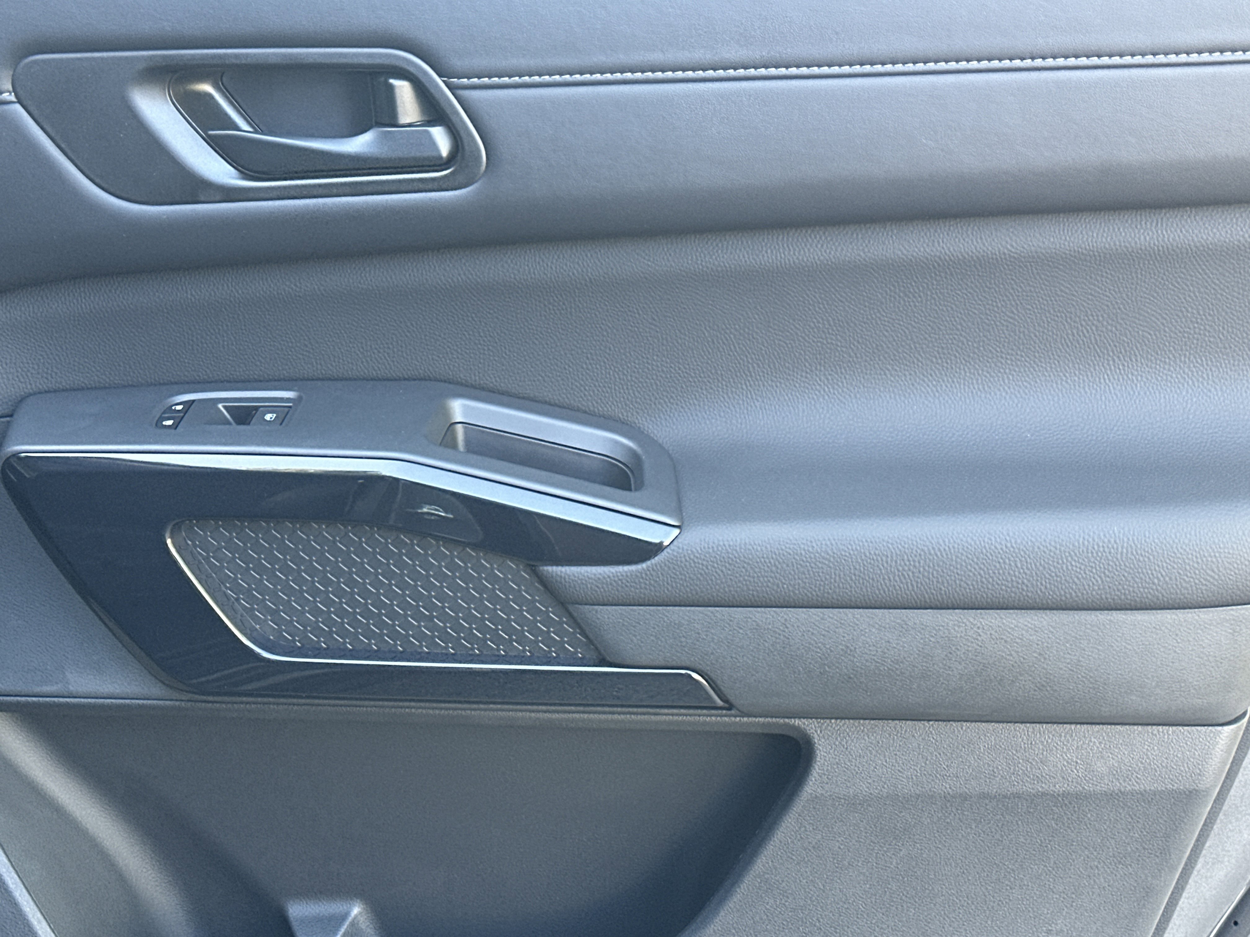 New 2026 Nissan Pathfinder SV FWD image 14
