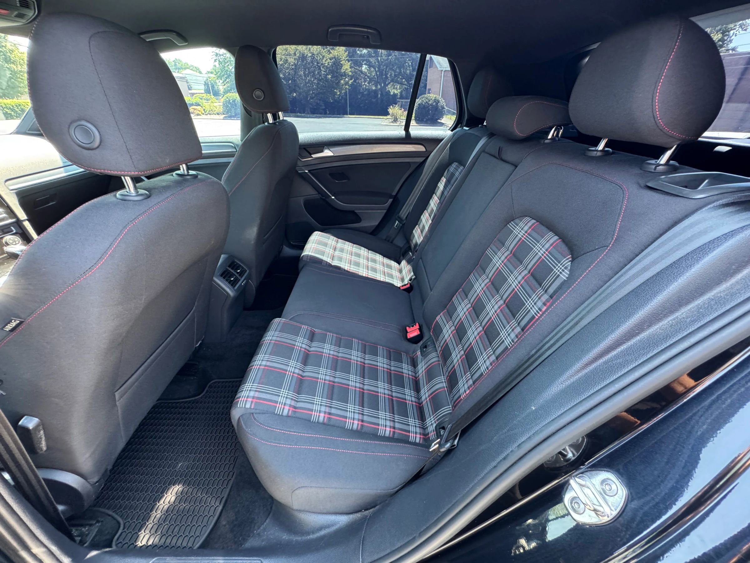 Used 2021 Volkswagen GTI SE image 13