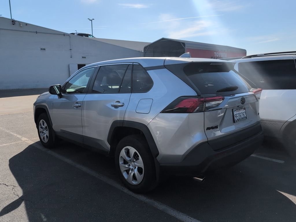 Used 2023 Toyota RAV4 LE image 4