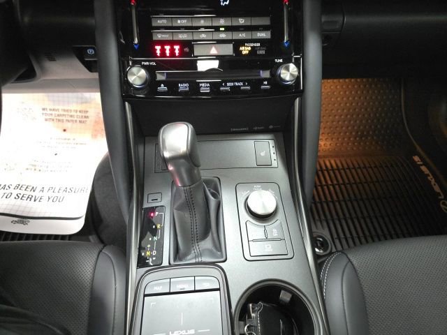 Used 2025 Lexus IS 350 F Sport w/ Navigation Package image 19