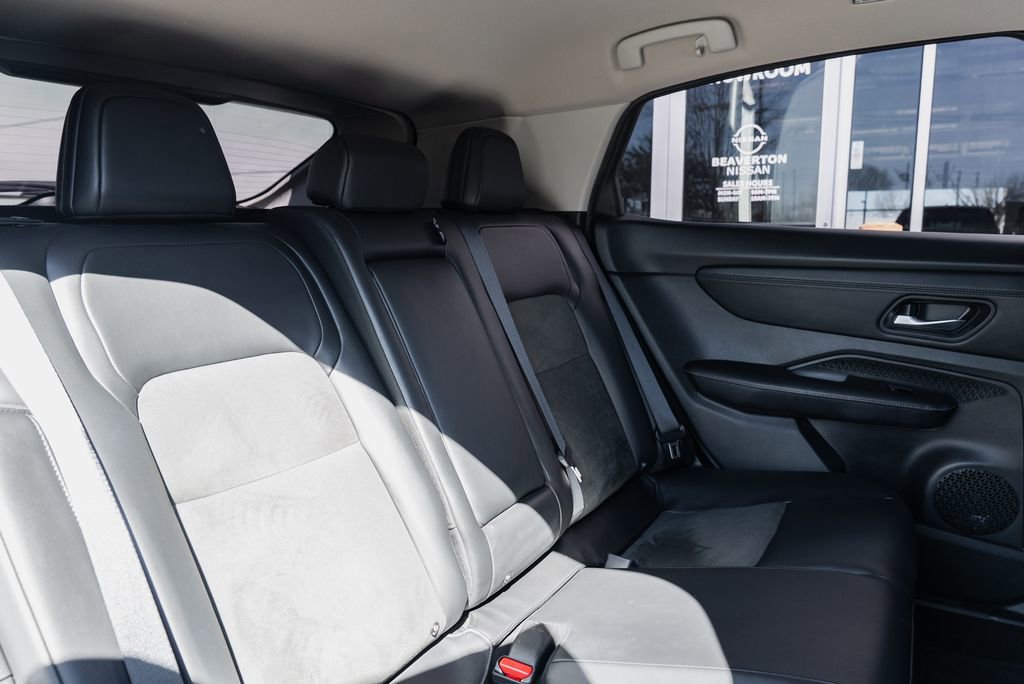 Used 2023 Nissan Ariya AWD image 24