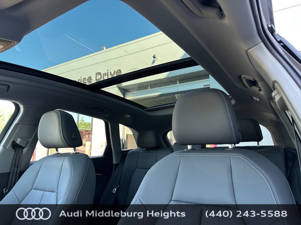 Used 2025 Audi Q5 Premium AWD/4WD image 36
