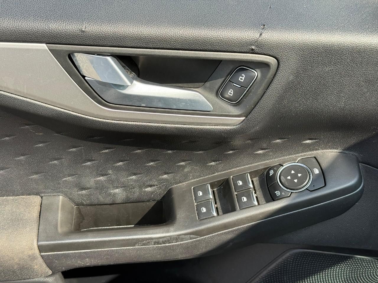 Used 2020 Ford Escape SE FWD image 16