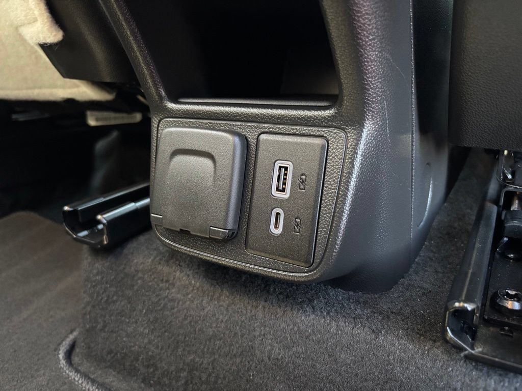 Used 2024 Buick Encore GX Avenir w/ Avenir Technology Package FWD image 20