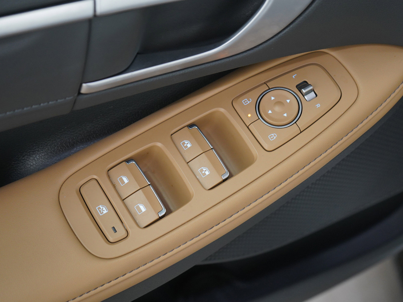 Certified 2025 Hyundai Sonata Limited FWD image 18
